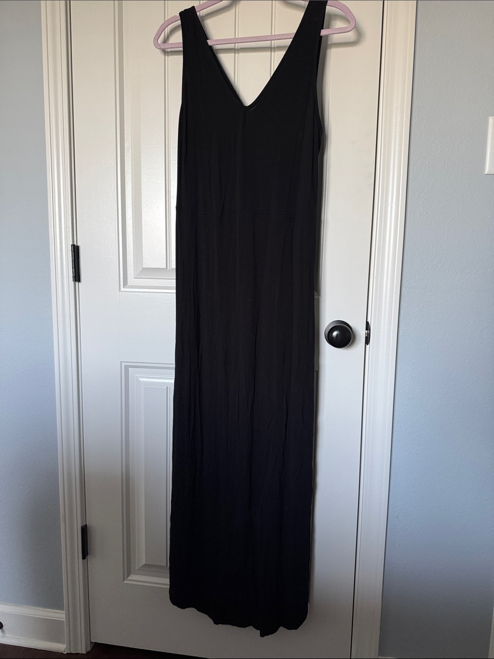 Black V-Neck Sleeveless Maxi Dress